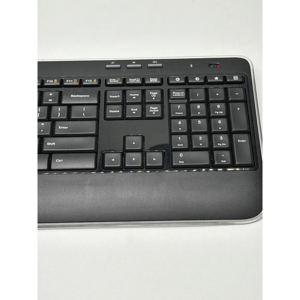 Logitech K520 Wireless Full Size Keyboard Black‎ Silver Multimedia Keys K520